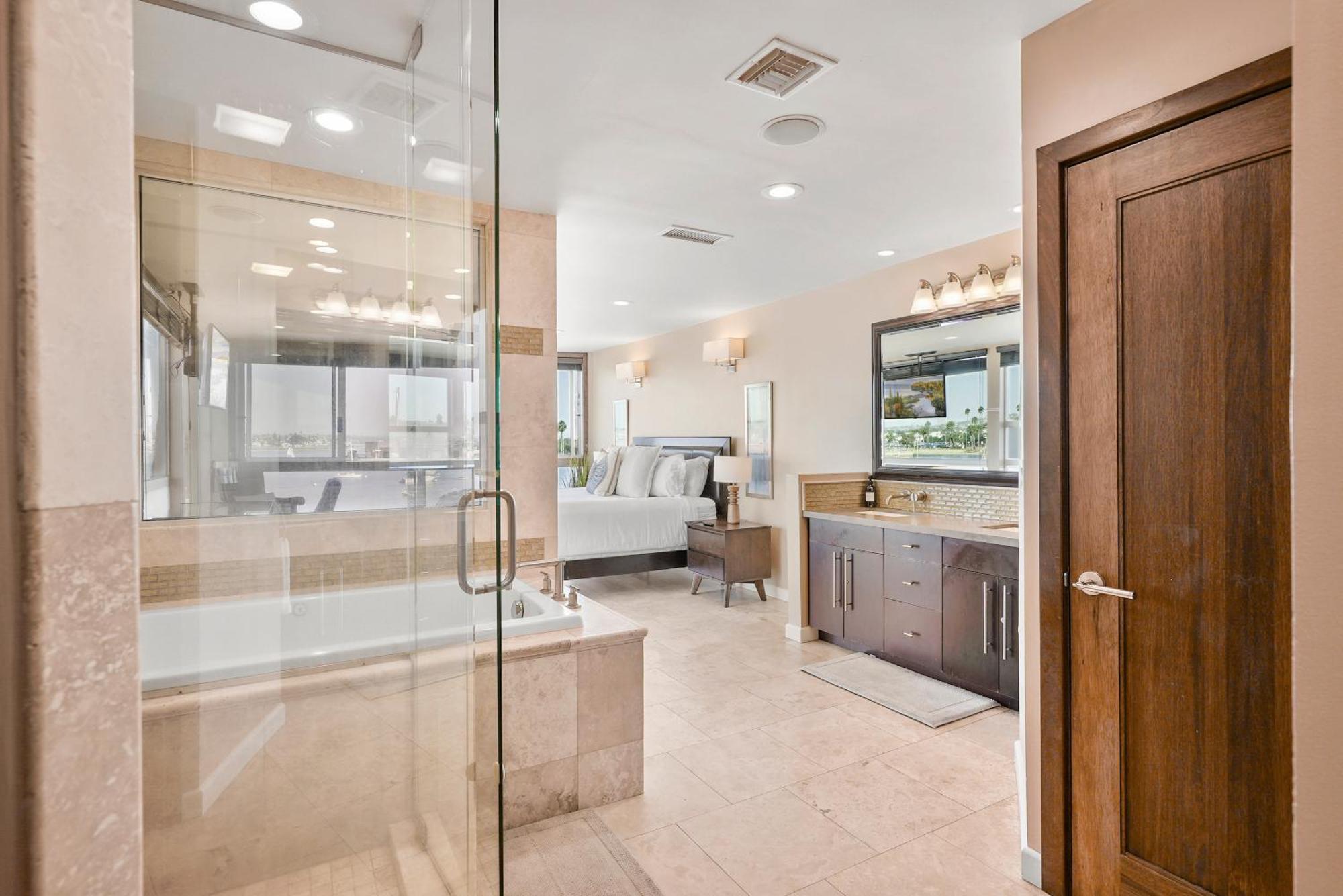 Stunning Bayfront Condo With Gorgeous Views, Garage, Massive Roof Deck & Ac - Dogs Welcome! San Diego Luaran gambar